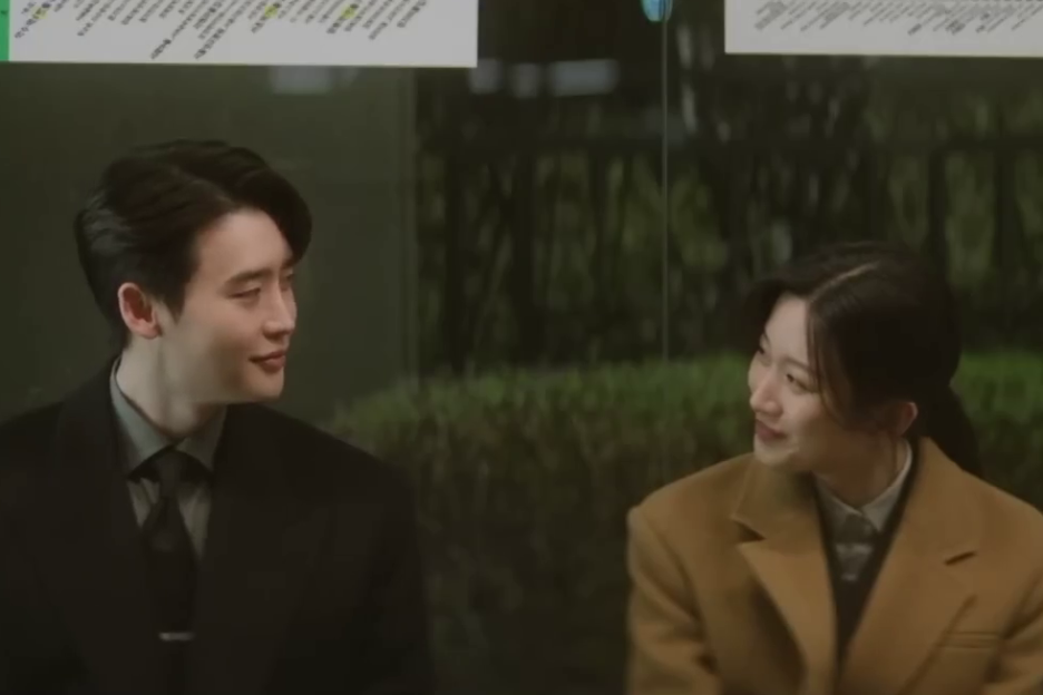 Watch: Lee Jong Suk And Mun Ka Young Begin A Romance Despite Their Different Personalities In “Law And The City” Highlight Teaser