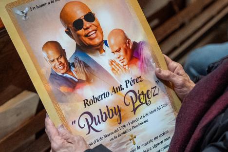 Memorial card for Rubby PÃ©rez.