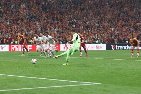 ISTANBUL, TURKIYE- MAY 18: Goal of Fernando Muslera of Galatasaray during the match between Galatasaray and Kayserispor in Rams Park Stadium on May 18, 2025 in Istanbul, Turkey. (Photo by Huseyin Yavuz/dia images via Getty Images)