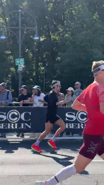 Fans stunned as they spot global megastar running Berlin Marathon after music heartthrob entered race under false name