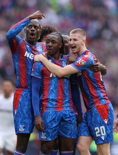 Crystal Palace players celebrating a goal.