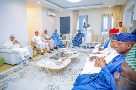 Former President, Buhari receives APC governors at Kaduna residence