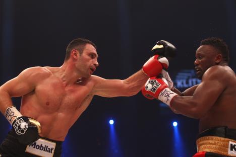 Vitali Klitschko and Dereck Chisora boxing.