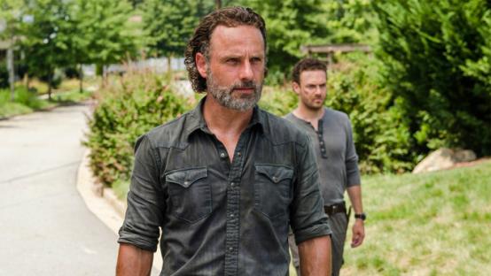 Andrew Lincoln as Rick Grimes and Ross Marquand as Aaron in The Walking Dead.
