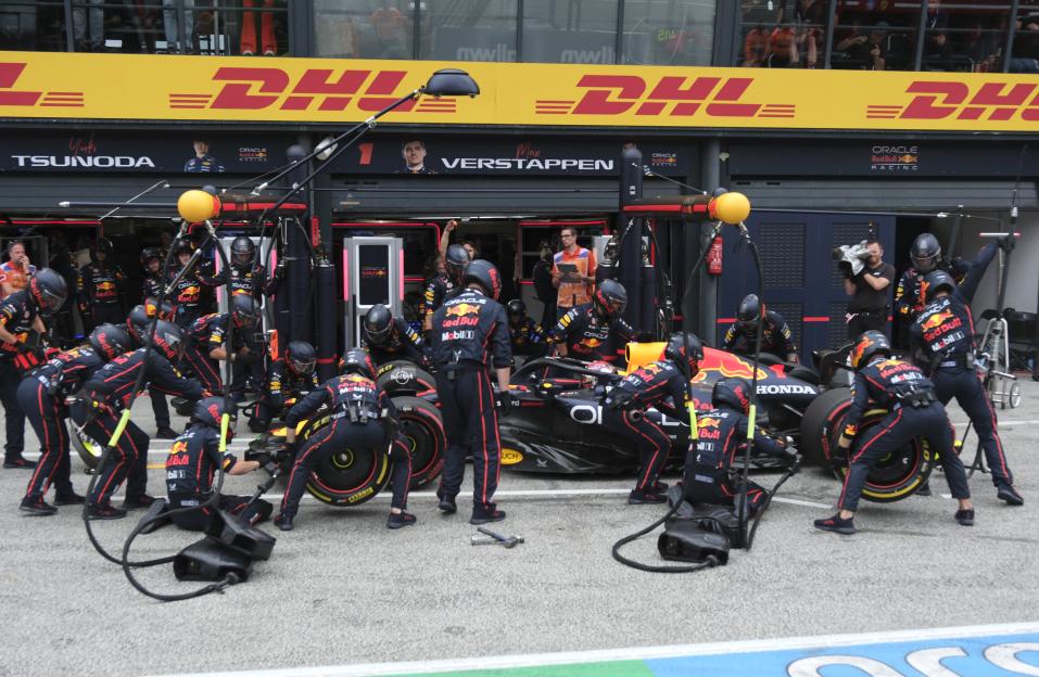 F1 pit crew salary revealed as former Red Bull mechanic hits back at ’embarrassing’ fan