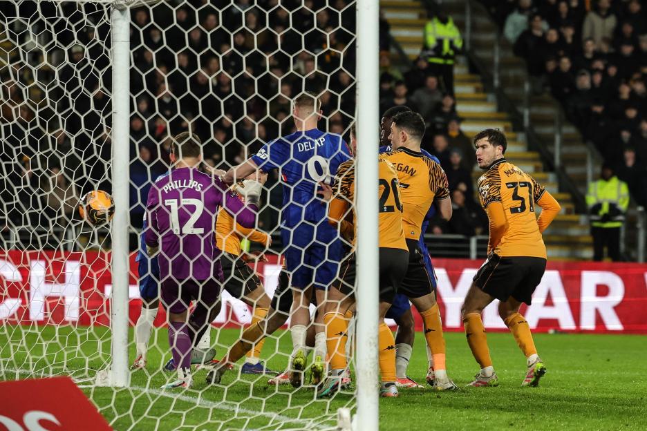Pedro Neto of Chelsea scores to make it 0-2 against Hull City.