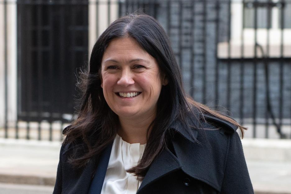 'New Hope for Freeview: Culture Secretary Acknowledges Labour's 2034 TV Switch-Off May Be 'Challenging''