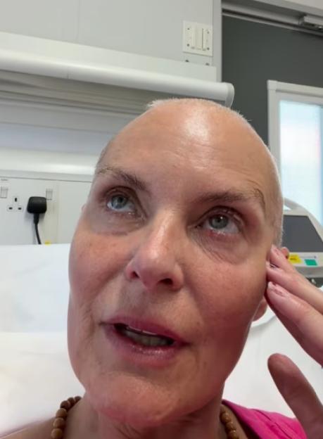 Tracy Shaw gives a health update on her breast cancer battle from the hospital.