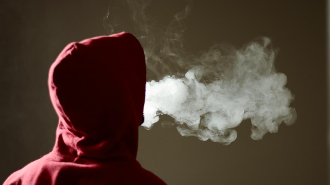 Labour MP Sounds Alarm: Chinese 'Smart Vapes' May Spy on Brits via Mobile Phones