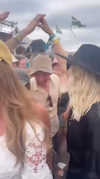 NINTCHDBPICT001070658798