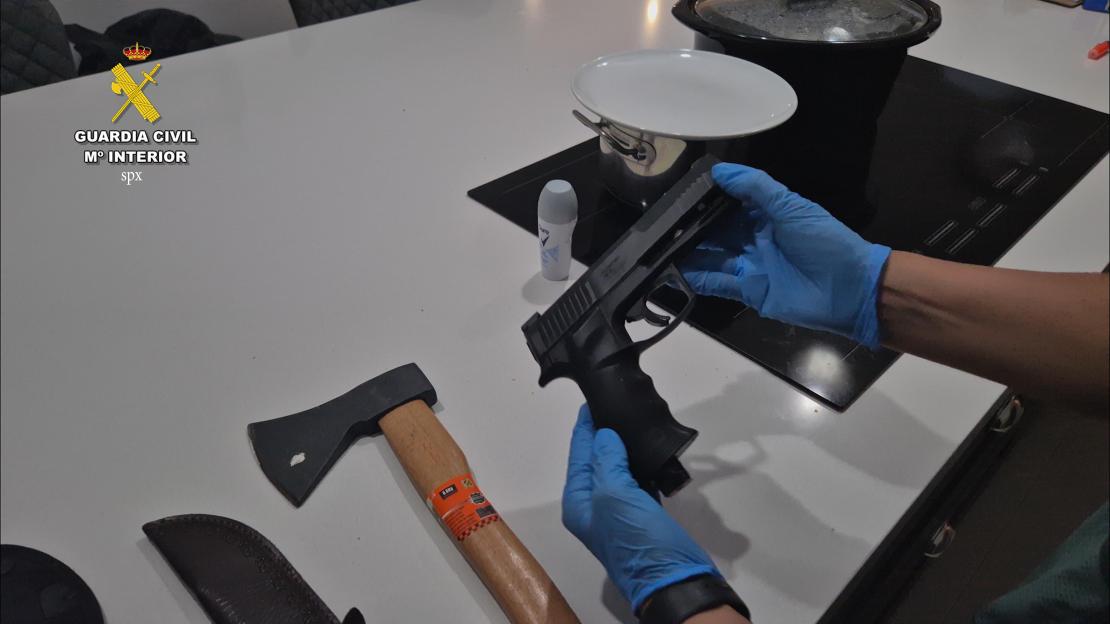 **FULL COPY BY NATALIA PENZA natypenza@gmail.com**.-TEL: +34 659 567 821** .POLICE in Tenerife have seized 13 tonnes of laughing gas in the second-largest seizure of its kind in Europe.