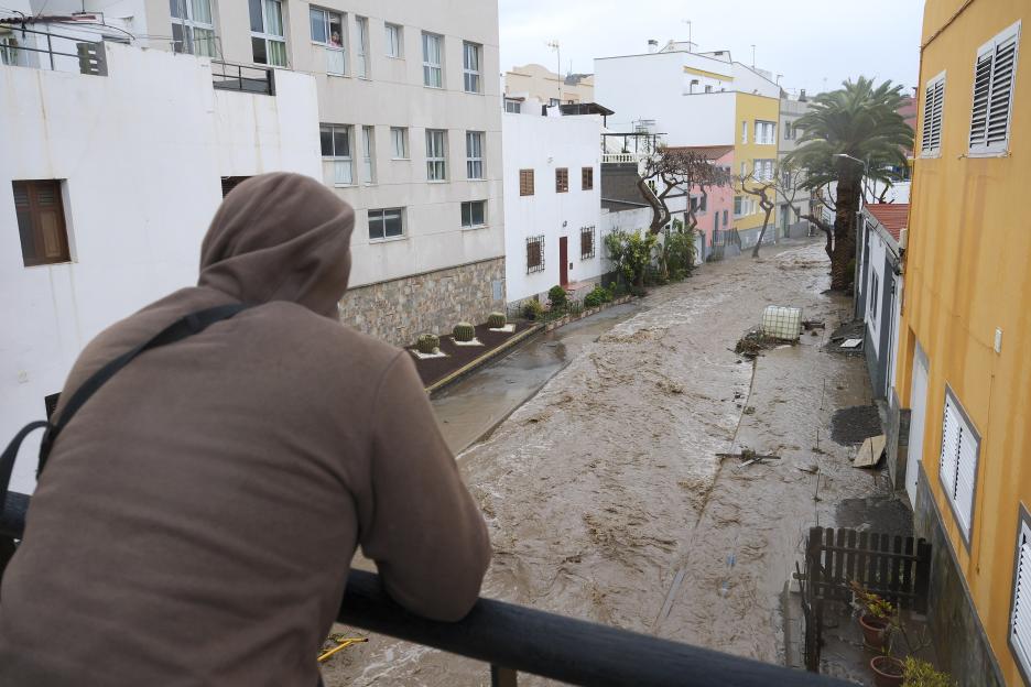Storm Therese brings flooding to Canary Islands