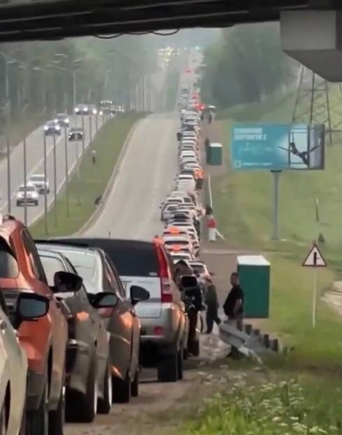 Filling station chaos