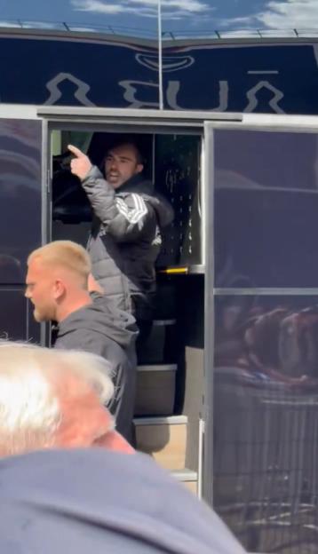 NINTCHDBPICT001074438198