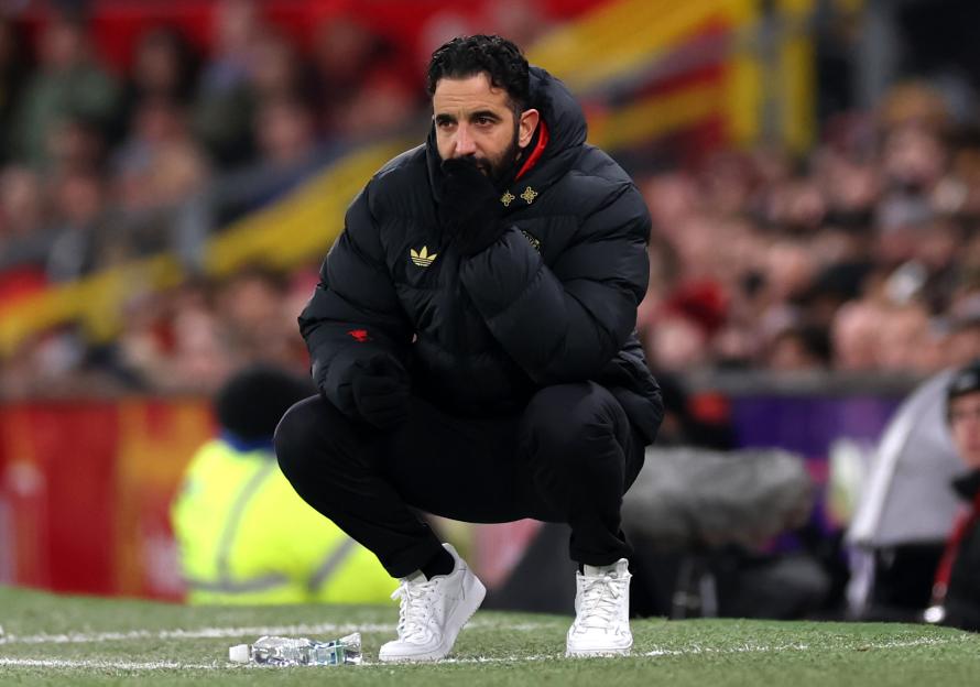 'Lisandro Martinez Expresses Frustration Over Ruben Amorim's Formation Change in Latest Man Utd Draw'