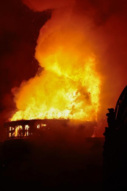 Firefighters Tackle Blaze Threatening Central Station In Glasgow