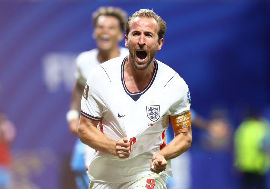 'Harry Kane Poised to Break Wayne Rooney’s Record with Historic England Cap Against Argentina in the World Cup!'