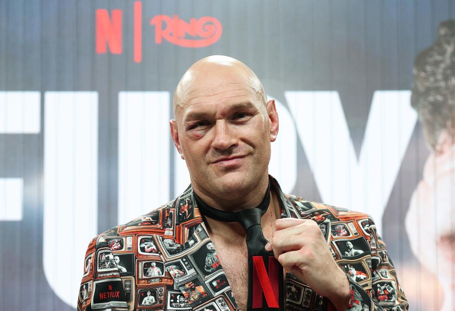 Tyson Fury Reveals THREE Potential Fights After Calling Out Anthony Joshua and Claims He’s 'Signed' for Next Bout!