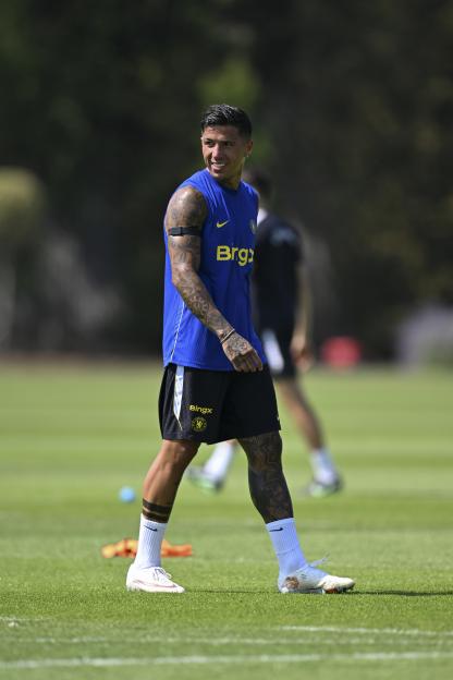 "Enzo Fernandez Stuck at Chelsea as £120m Transfer Deadline Passes with No Offers"