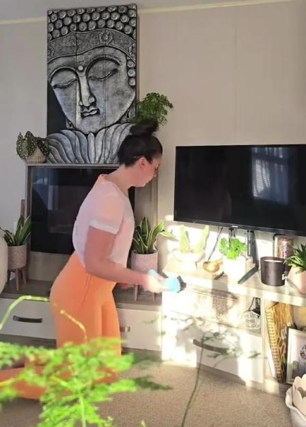 I Live in a Caravan and Compared My January Bills to My Old Flat's £1,417 – The Results Were Surprising!