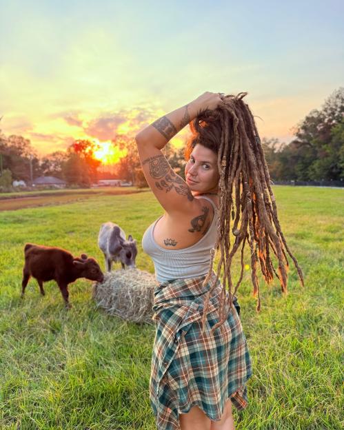 VIDEO: ¿I used my OnlyFans cash to buy FIVE homes ¿ having a mini property empire at 28 makes me feel more secure than ever¿