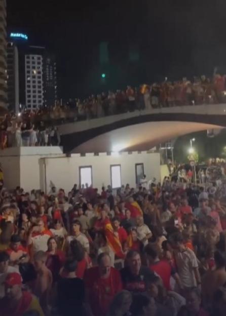 Benidorm Celebrates as England and Spain Fans Unite to Toast Argentina's World Cup Final Defeat!