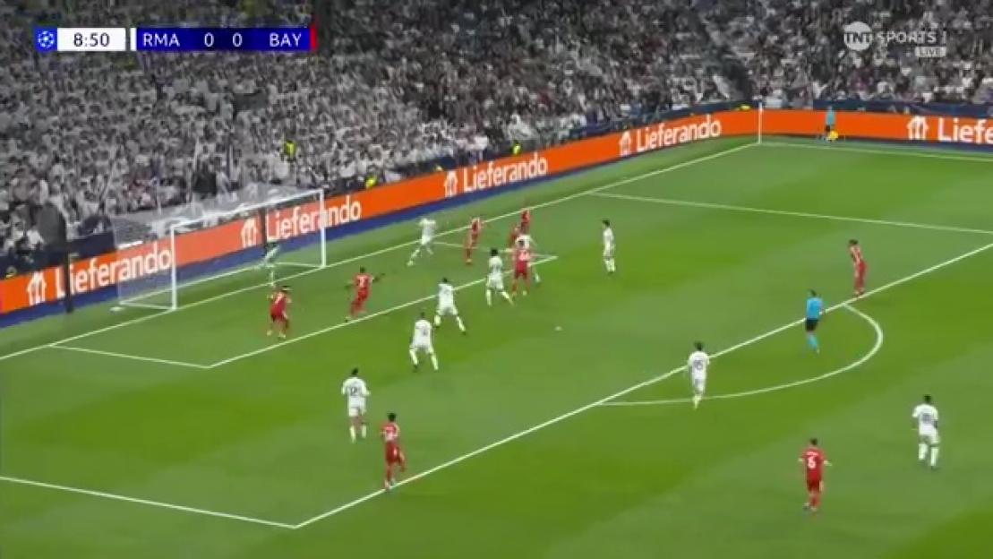 Bayern Munich Star Leaves Fans Stunned with Shocking Miss Against Real Madrid