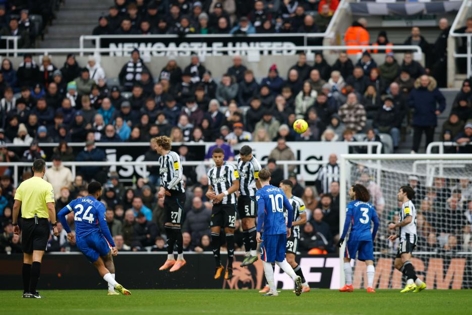 Newcastle and Chelsea Draw 2-2: James Shines in Thrilling Encounter Amid VAR Controversy, Boosting Maresca's Survival Hopes