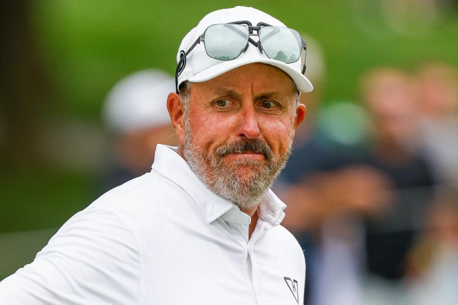 Phil Mickelson Faces Controversy Over Allegations of Sharing Inappropriate Photo with Fellow Pro's Wife