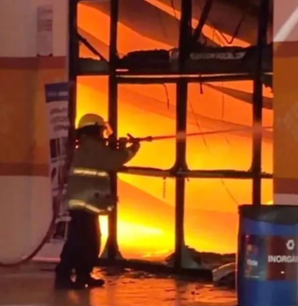 Fire at Parque Tabasco in Villahermosa
