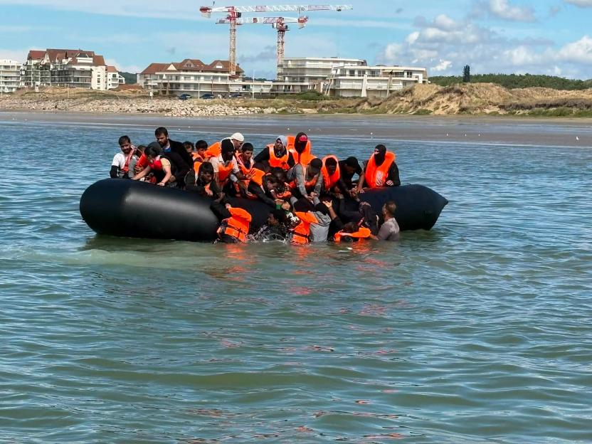 French Authorities Investigate Migrant's Death on UK-Bound Dinghy After Alleged Passenger Assault