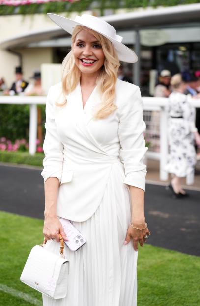 Holly Willoughby’s Playful Text Exposed During Her Glam Day at Royal Ascot!