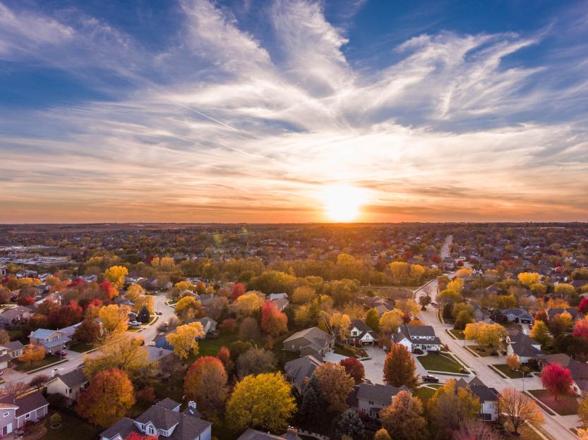 "Autumn Is Here: Discover When It Officially Begins and When to Set Your Clocks Back!"
