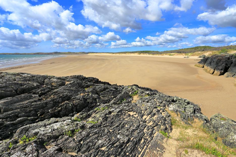 'Living Next to a UK Beach in a Game of Thrones Spin-Off: Why We're Feeling Trapped and the New Award Made It Even Harder!'