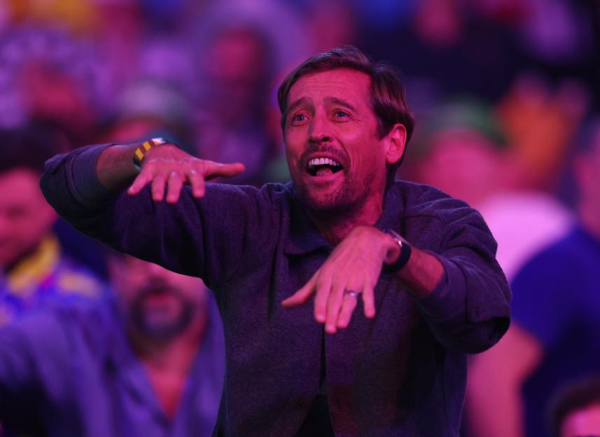 'Fans Go Wild at World Darts Championship as Beloved English Cult Hero Makes Surprise Appearance!'