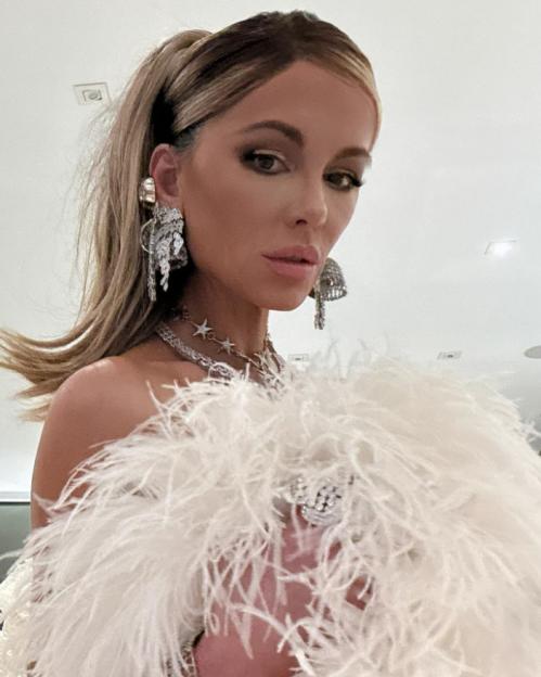 Kate Beckinsale Raises Eyebrows by Erasing All Instagram Posts Following Mysterious Cryptic Messages