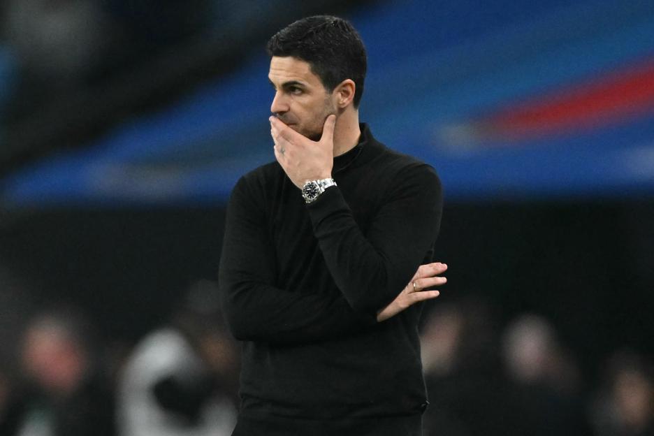 Arsenal manager Mikel Arteta looking on during a football match.