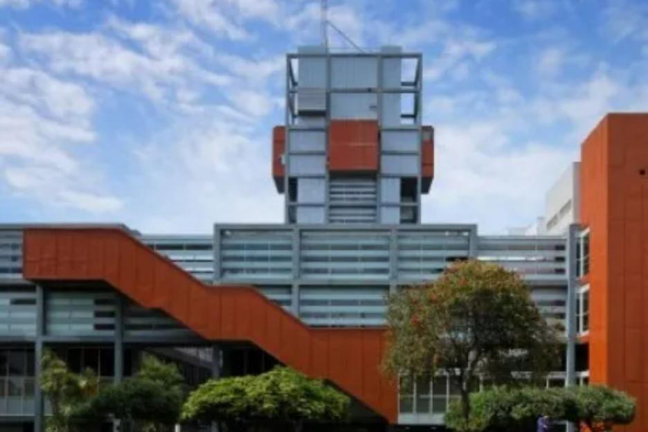 'Female Patient Allegedly Breaks into Hospital Room and Disconnects Ventilator of Pneumonia Patient'