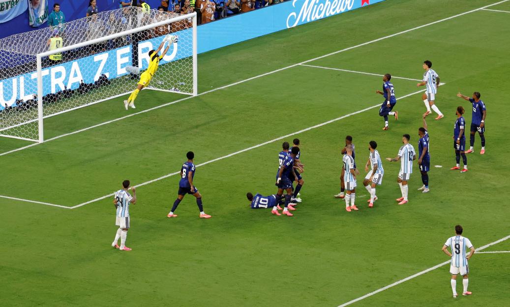 Fans Call Out Lionel Messi for 'Sneaky' Free-Kick Controversy in World Cup Match Against Cape Verde