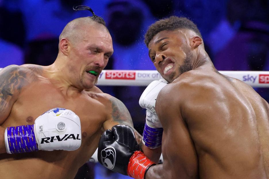 TOPSHOT-BOX-HEAVY-UKR-GBR-USYK-JOSHUA