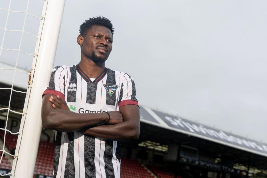 Dunfermline Athletic Welcomes Nigerian Striker in Exciting Transfer Move