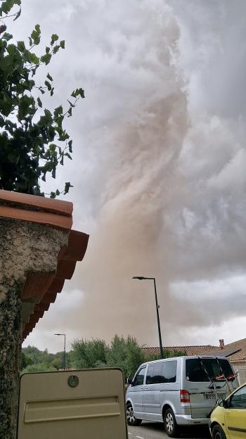 A large tornado moves through Verzeille