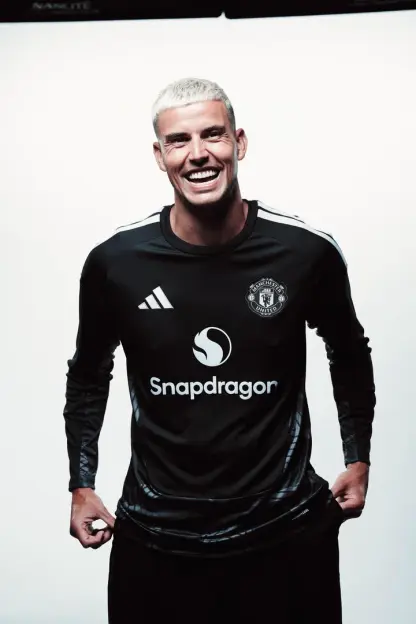 'Karl Darlow's Official Shirt Number Revealed at Man Utd!'