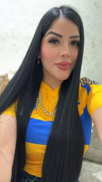 Influencer and her young family found dead hours after disturbing online post