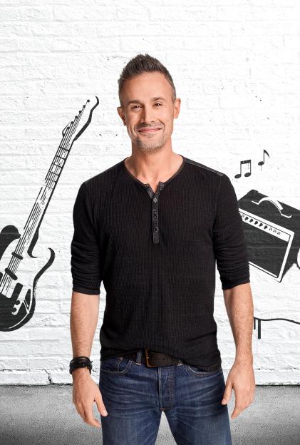 Collage of Freddie Prinze Jr. with Sarah Michelle Gellar on the left, and Freddie Prinze Jr. holding his cookbook "Back to the Kitchen" on the right.