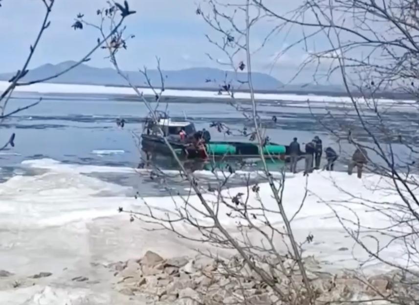 Tragedy Strikes as Giant Hovercraft Capsizes in World’s Deepest Lake, Claiming Five Tourists' Lives in Frigid 2°C Waters