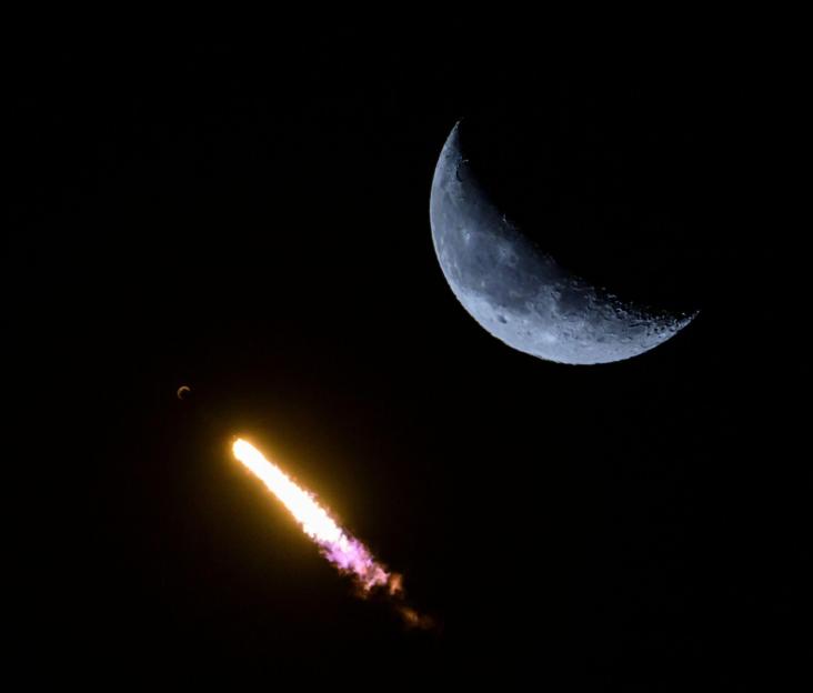 Cape Canaveral, Florida, USA. 9th July, 2026. A SpaceX Falcon 9 rocket carrying 29 Starlink satellites, lifts off from Space Launch Complex-40 at Cape Canaveral Space Force Station, Florida, at 5:25 a.m. EDT on July 9, 2026. (Credit Image: ¿ Jennifer