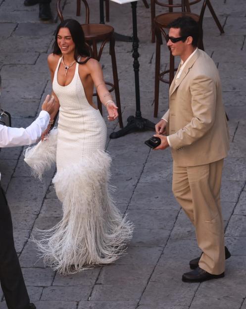 Dua Lipa Donates £5,000 to Italian Residents in Gratitude After Wedding-Related Closures Cause Upheaval