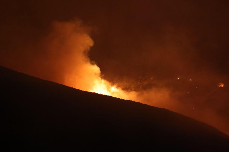 Saddleworth, Oldham, UK, 11 July, 2026. Greater Manchester Fire and Rescue Service responding to the large scale Dovestone Reservoir Fire. Credit: David Murphy / Alamy Live News
