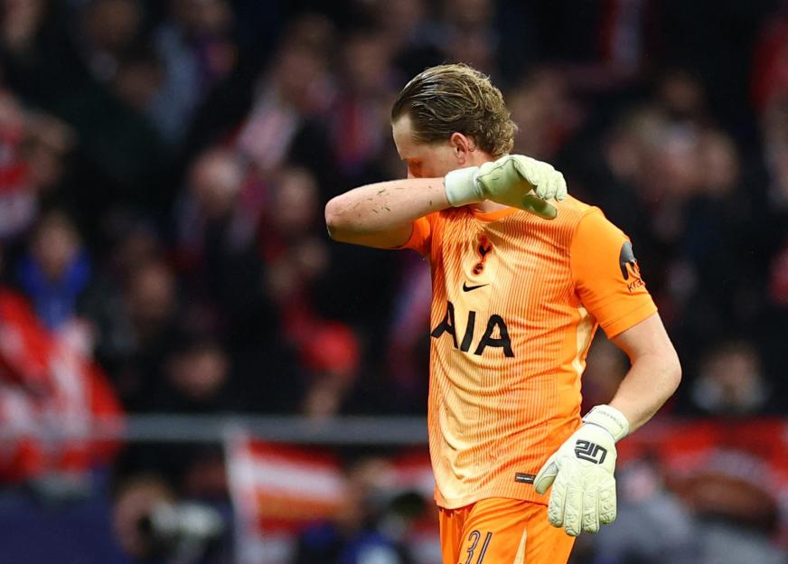 Antonin Kinsky, Micky van de Ven and Archie Gray of Tottenham Hotspur during UEFA Champions League 2025/26 Round of 16 First Leg match between Atletico de Madrid and Tottenham Hotspur FC at Estadio Civitas Metropolitano on March 10, 2026 in Madrid, S